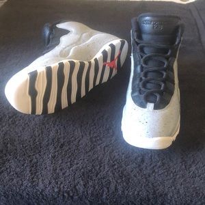 Jordan 10 Light Smoke Grey